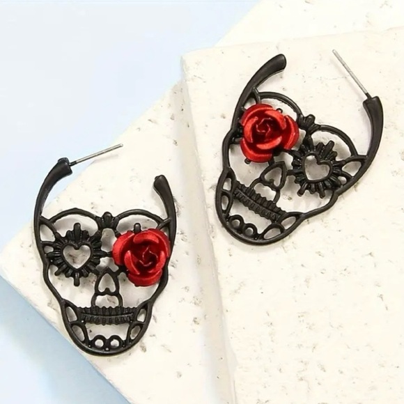 ✨Betsey Johnson Sugar Skull Earrings - Picture 3 of 6